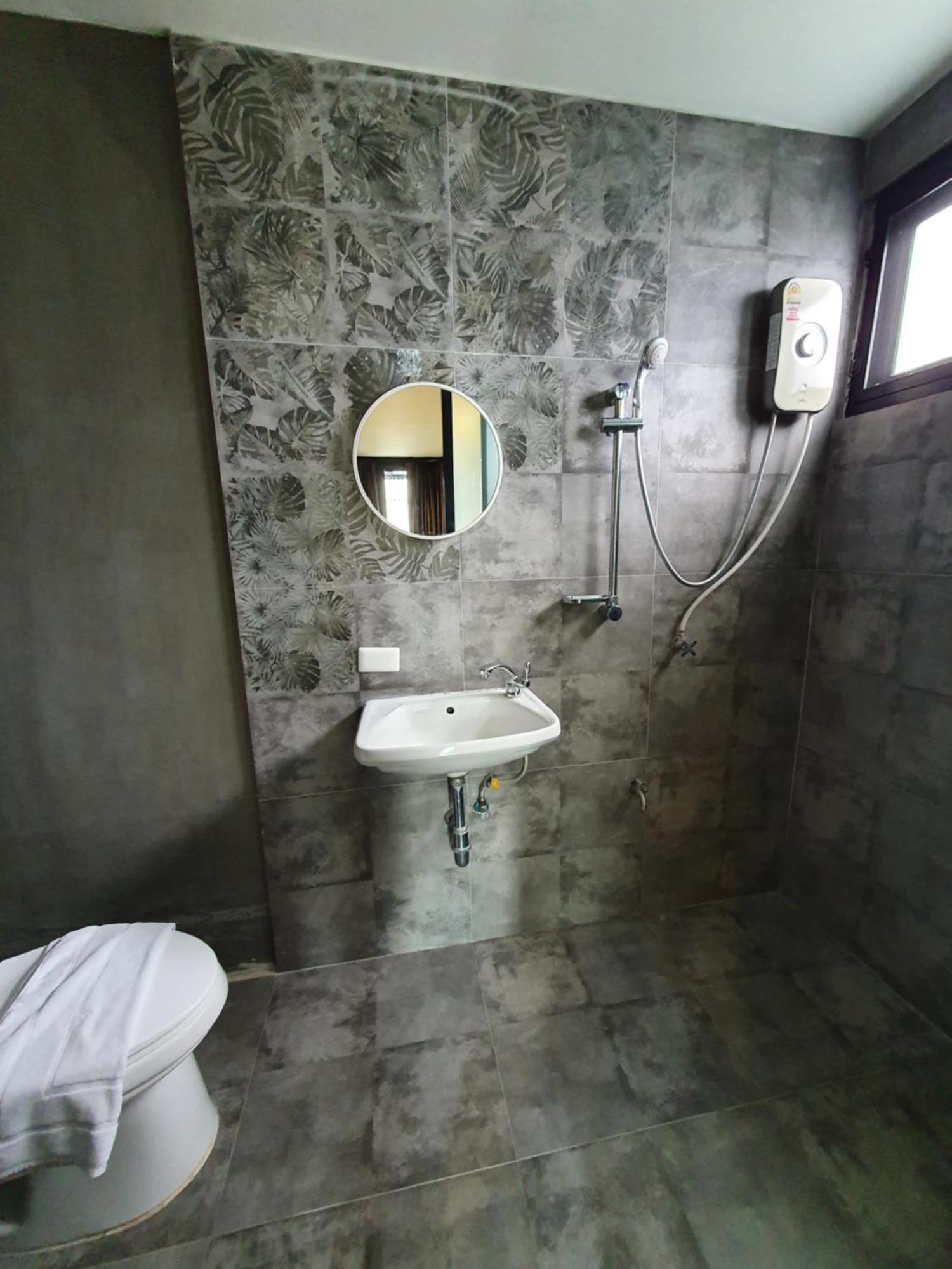 Baan Wualamphong บ้านวัวลำพอง バンコク都 エクステリア 写真